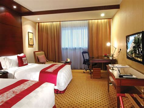 Premier Room vs Deluxe Room .